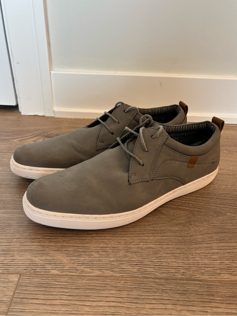 Steve Madden P-Instax Gray Dress Sneakers